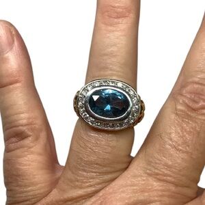 Elegant Blue and Silver Women's Ring